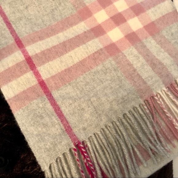 NWOT Burberry Cashmere fringed scarf - Picture 2 of 4